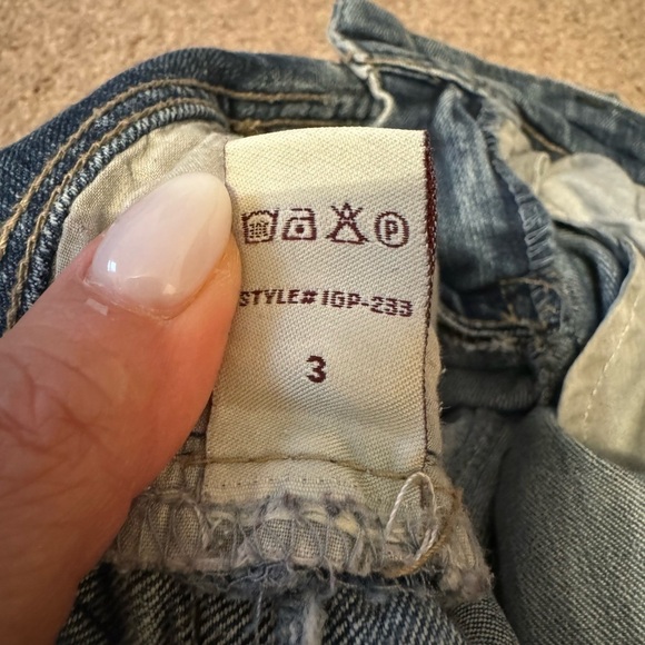 Forever 21 low rise distressed straight leg jeans size 3 - Picture 9 of 10